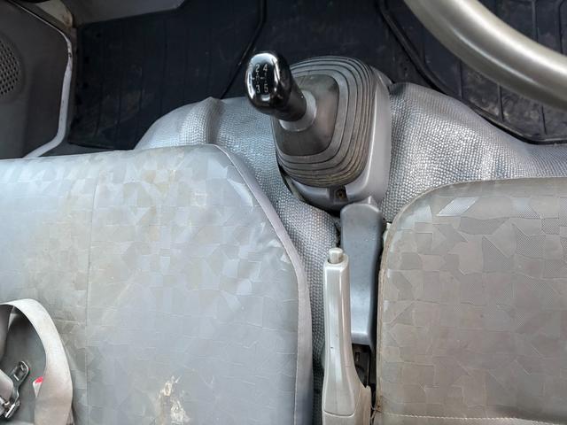 エルフトラック ダンプ　３ｔダンプ　低床　最大積載量３０００ｋｇ　ＭＴ５　排ガス適合車　ＮＯ・４（17枚目）