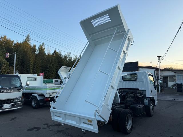 エルフトラック ダンプ 低床ダンプ 4WD 四駆 DPDなし 最大積載量2000kg 排ガス適合車 MT5 NO・9(5枚目)