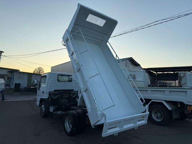 エルフトラック ダンプ 低床ダンプ 4WD 四駆 DPDなし 最大積載量2000kg 排ガス適合車 MT5 NO・9(6枚目)