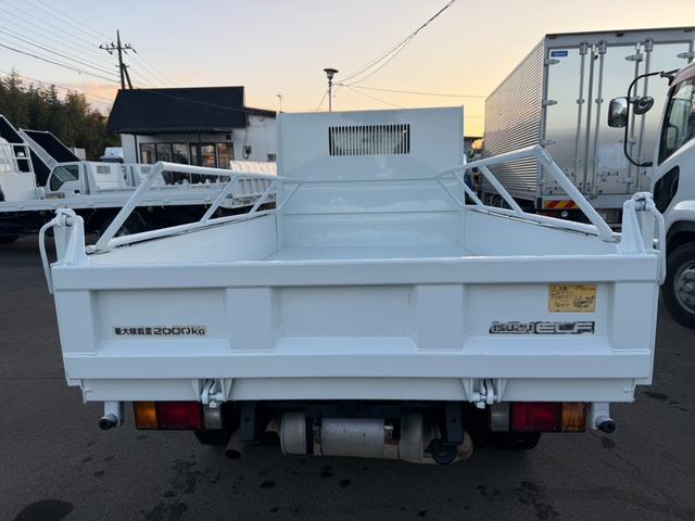 エルフトラック ダンプ 低床ダンプ 4WD 四駆 DPDなし 最大積載量2000kg 排ガス適合車 MT5 NO・9(8枚目)