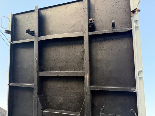 エルフトラック ダンプ 低床ダンプ 4WD 四駆 DPDなし 最大積載量2000kg 排ガス適合車 MT5 NO・9(12枚目)