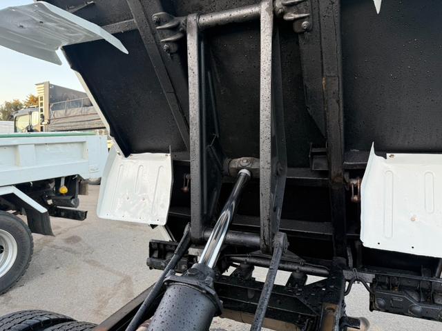 エルフトラック ダンプ 低床ダンプ 4WD 四駆 DPDなし 最大積載量2000kg 排ガス適合車 MT5 NO・9(15枚目)
