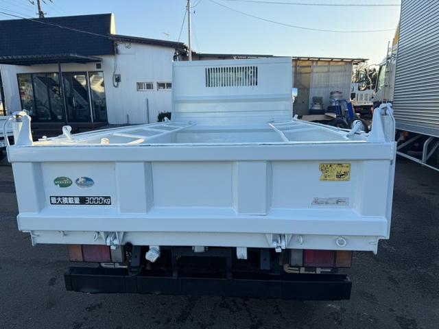 エルフトラック ダンプ 3tダンプ 低床 最大積載量3000kg コボレーン付 ETC付MT6 排ガス適合車 NO・10(8枚目)