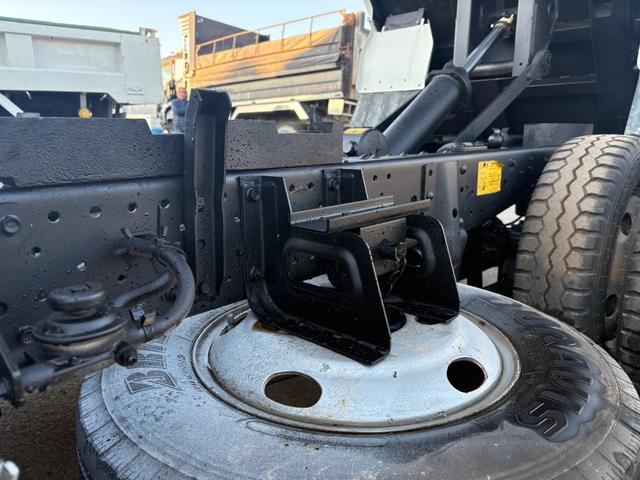 エルフトラック ダンプ 3tダンプ 低床 最大積載量3000kg コボレーン付 ETC付MT6 排ガス適合車 NO・10(12枚目)