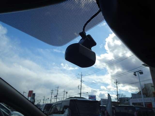 セレナ ハイウェイスターV メモリーナビ・フルセグTV・DVD再生・Bluetooth・アラウンドビューモニター・プロパイロット・ETC・ドライブレコーダー・両側オートスライドドア・LEDライト・16インチアルミ(8枚目)