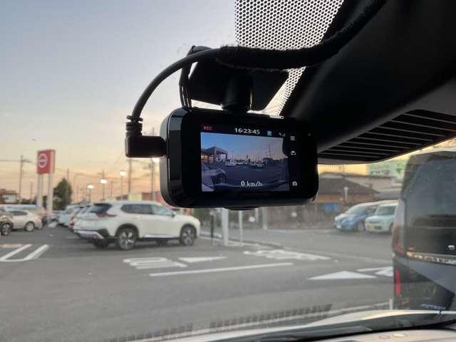 デイズ S 4WD・CD・AM/FMチューナー・ドライブレコーダー・USB・シートヒーター・エアコン・エアバッグ・ABS・オートライト・キーレスエントリー・アイドリングストップ・衝突軽減・踏み間違い防止(5枚目)