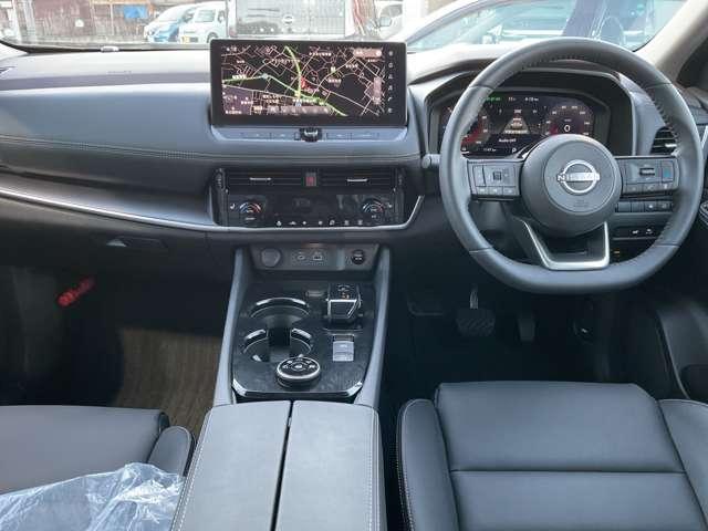 エクストレイル Ｘ　ｅ－４ＯＲＣＥ　９０周年記念車　メモリーナビ・フルセグＴＶ・Ｂｌｕｅｔｏｏｔｈ・アラウンドビューモニター・プロパイロット・ＥＴＣ・ドライブレコーダー・スマートルームミラー・シートヒーター・ＬＥＤライト・１８インチアルミ（4枚目）