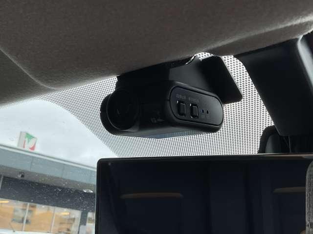 セレナ ｅ－パワー　ハイウェイスターＶ　メモリーナビ・フルセグＴＶ・Ｂｌｕｅｔｏｏｔｈ・アラウンドビューモニター・プロパイロット・ドライブレコーダー・ＥＴＣ・後席モニター・衝突軽減・踏み間違い防止・ＬＥＤライト・１６インチアルミ（8枚目）