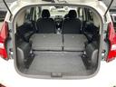 リアシートを倒すと収納スペースがアップ、大量の荷物も大丈夫！！