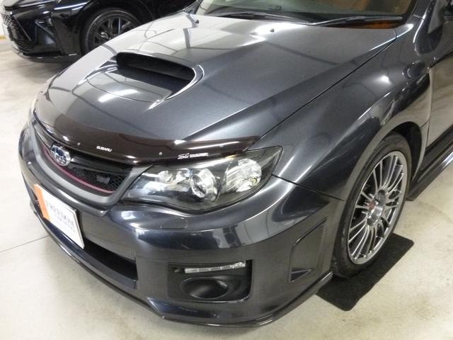 インプレッサ WRX STI Aライン STI4本出し パドルシフト付5AT プッシュスタート/スマートキー2本 パワー機能付オレンジレザーシート チルト/スライド機能付サンルーフ フルセグTV 走行中視聴 純正18インチアルミ カーボンパーツ(2枚目)