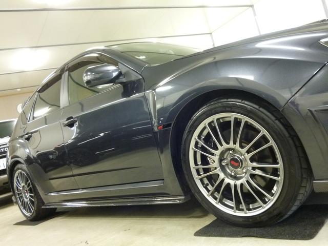 インプレッサ WRX STI Aライン STI4本出し パドルシフト付5AT プッシュスタート/スマートキー2本 パワー機能付オレンジレザーシート チルト/スライド機能付サンルーフ フルセグTV 走行中視聴 純正18インチアルミ カーボンパーツ(8枚目)