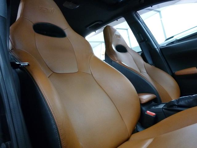 インプレッサ WRX STI Aライン STI4本出し パドルシフト付5AT プッシュスタート/スマートキー2本 パワー機能付オレンジレザーシート チルト/スライド機能付サンルーフ フルセグTV 走行中視聴 純正18インチアルミ カーボンパーツ(72枚目)