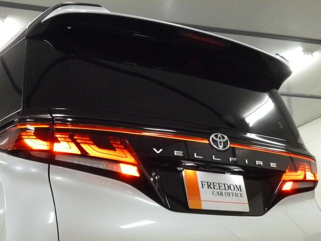 ヴェルファイア Ｚ　プレミア　２．４ターボ　パドルシフト付８速ＡＴ　Ｚプレミア　ＪＢＬ１５スピーカー＋メーカー１４インチフリップダウンモニター　左右ユニバーサルステップ　サンセットブラウンプレミアムナッパ本革　寒冷地仕様　ＥＴＣ２．０　ロイヤルタイプ純正フロアマット（14枚目）