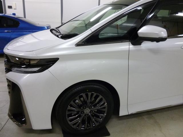 ヴェルファイア Ｚ　プレミア　２．４ターボ　パドルシフト付８速ＡＴ　Ｚプレミア　ＪＢＬ１５スピーカー＋メーカー１４インチフリップダウンモニター　左右ユニバーサルステップ　サンセットブラウンプレミアムナッパ本革　寒冷地仕様　ＥＴＣ２．０　ロイヤルタイプ純正フロアマット（28枚目）