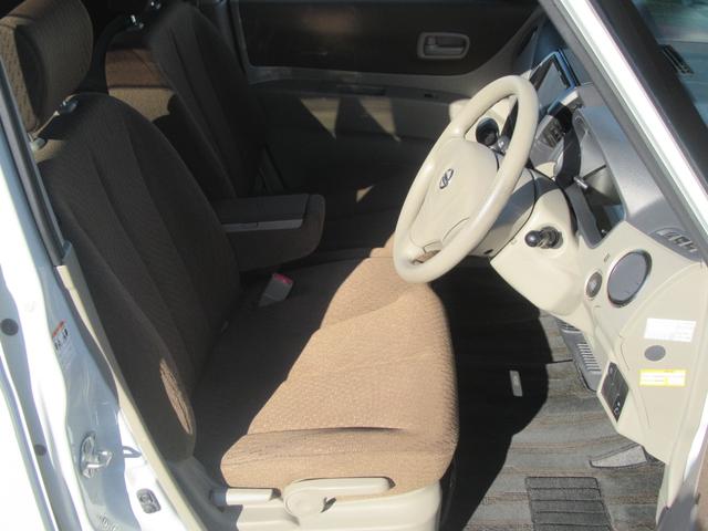 【クリーニング】納車前にもう一度、内・外装仕上げを行います！（自社スタッフによるクリーニングですが、一生懸命頑張らせていただきます）