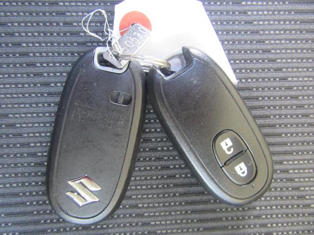 ワゴンＲ ＦＸリミテッド　アイドリングストップ・ナビ・ＴＶ・ＣＤ・スマートキー・プッシュスタート・オートエアコン・ベンチシート・ウィンカーミラー・ＨＩＤライト・アルミホイール（32枚目）