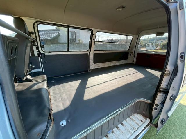 デリカカーゴ ロングフラットフロアDX 全塗装済み(21枚目)