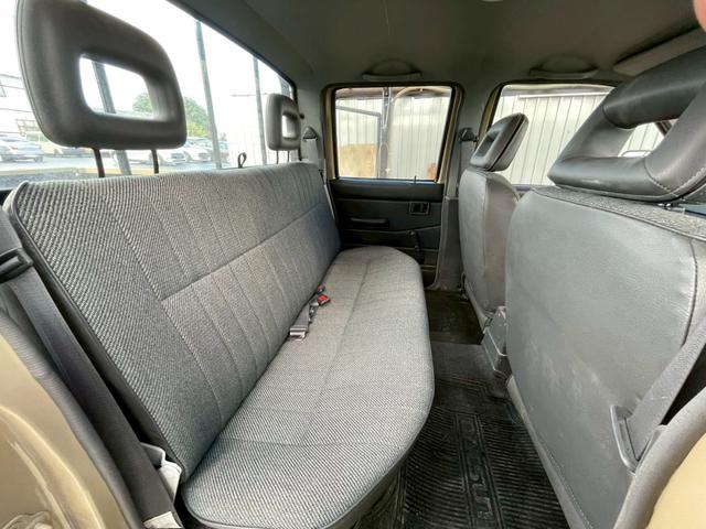 ダットサンピックアップ ダブルキャブ AD 全塗装済み タイヤ4本新品(25枚目)