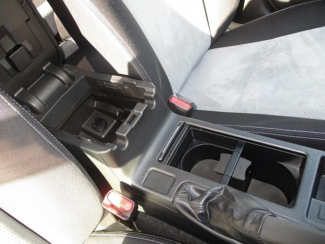 2.0i-L アイサイト 4WD プッシュスタート SDナビ地デジ パドルシフト 横滑り防止装置 盗難防止装置 両側電動シート オートライト HIDヘッドライト フォグランプ 純正17インチAW ドアバイザー ウィンカーミラー(39枚目)
