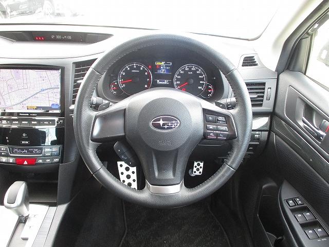 2.5i BスポーツアイサイトGパッケージ 4WD 8インチHDDナビ バックカメラ プッシュスタート ETC ハーフレザーシート ナノイー発生器 HIDヘッドライト オートライト デュアルエアコン 盗難防止装置 横滑り防止装置 後期(10枚目)