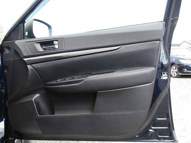 2.5i BスポーツアイサイトGパッケージ 4WD 8インチHDDナビ バックカメラ プッシュスタート ETC ハーフレザーシート ナノイー発生器 HIDヘッドライト オートライト デュアルエアコン 盗難防止装置 横滑り防止装置 後期(30枚目)