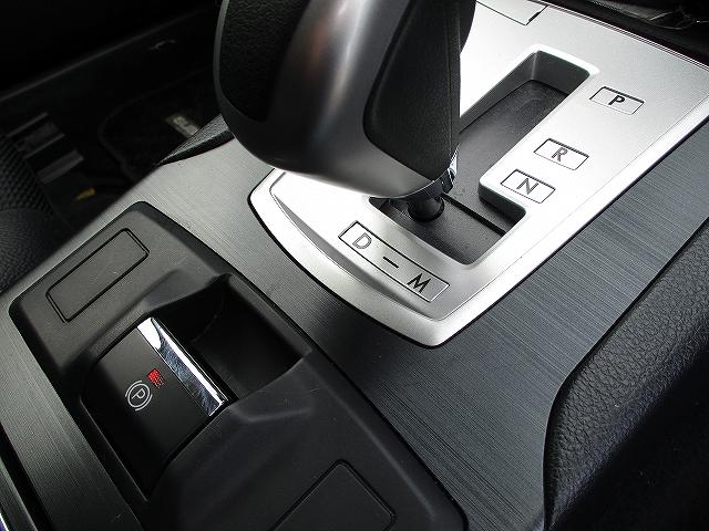 2.5i BスポーツアイサイトGパッケージ 4WD 8インチHDDナビ バックカメラ プッシュスタート ETC ハーフレザーシート ナノイー発生器 HIDヘッドライト オートライト デュアルエアコン 盗難防止装置 横滑り防止装置 後期(42枚目)
