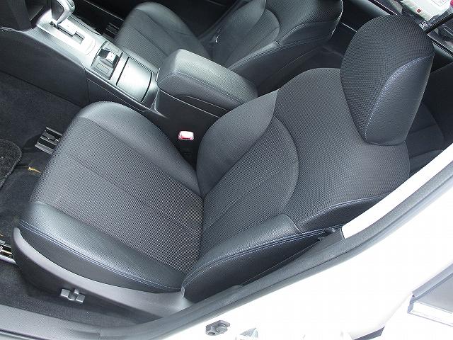 2.0GT DIT 4WD タイミングチェーン プッシュスタート バックカメラ SDナビ地デジ ETC 直噴エンジン ハーフレザーシート サイド・カーテンエアバッグ 盗難防止装置 オートライト HID デイライト 後期(34枚目)