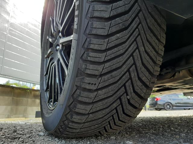 フォレスター ２．０ＸＴ　アイサイト　４ＷＤ　純正ＳＤナビ　ＳＴＩ１８インチＡＷ　シートヒーター　電動シート　Ｘ－ＭＯＤＥ　ハーフレザー席　バックカメラ　パドルシフト　アダプティブクルーズコントロール　Ｂｌｕｅｔｏｏｔｈ　ビルドインＥＴＣ　地デジ（61枚目）