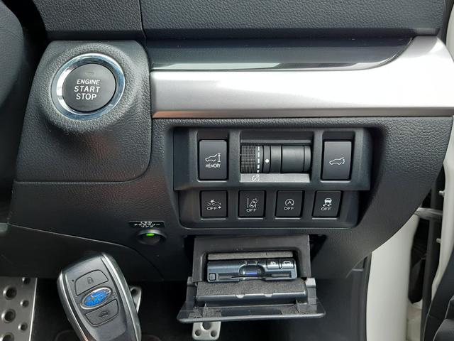 レガシィアウトバック リミテッド　４ＷＤ　サンルーフ　純正ナビ　本革席　電動Ｒドア　ルーフレール　電動シート　シートヒーター付　追従式クルコン　Ｂｌｕｅｔｏｏｔｈ　ＥＴＣ　バックカメラ　シートメモリー　Ｘ－ＭＯＤＥ　アルミペダル　トノカバー（19枚目）