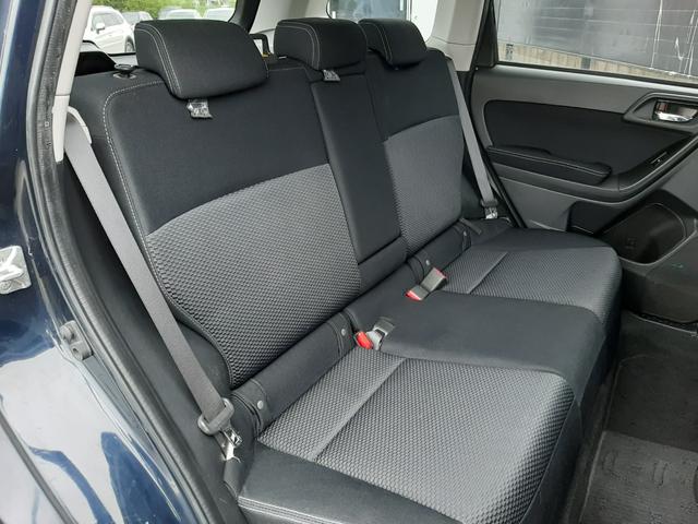 フォレスター ２．０ｉ－Ｌ　４ＷＤ　６速ＭＴ　ガナドールマフラー　社外ナビ　　柿本インテークチャンバー　ＳＴＩタワーバー　ＳＴＩアルミペダル　バックカメラ　電動シート　シートヒーター　Ｂｌｕｅｔｏｏｔｈ　ＥＴＣ　横滑り防止装置　ＨＩＤ（12枚目）