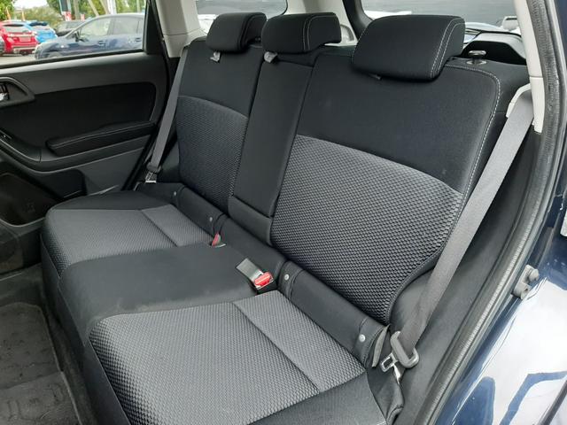 フォレスター ２．０ｉ－Ｌ　４ＷＤ　６速ＭＴ　ガナドールマフラー　社外ナビ　　柿本インテークチャンバー　ＳＴＩタワーバー　ＳＴＩアルミペダル　バックカメラ　電動シート　シートヒーター　Ｂｌｕｅｔｏｏｔｈ　ＥＴＣ　横滑り防止装置　ＨＩＤ（15枚目）