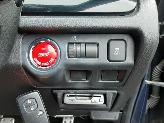 フォレスター ２．０ｉ－Ｌ　４ＷＤ　６速ＭＴ　ガナドールマフラー　社外ナビ　　柿本インテークチャンバー　ＳＴＩタワーバー　ＳＴＩアルミペダル　バックカメラ　電動シート　シートヒーター　Ｂｌｕｅｔｏｏｔｈ　ＥＴＣ　横滑り防止装置　ＨＩＤ（19枚目）