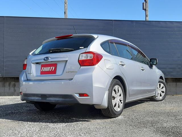 インプレッサスポーツ １．６ｉ　４ＷＤ　５速マニュアル　ストラーダナビ　バックカメラ　Ｂｌｕｅｔｏｏｔｈ　ハンズフリー　ＥＴＣ　横滑り防止装置（ＶＤＣ）禁煙車　純正フロアマット　ＵＳＢ接続　ライトレベライザー　キーレスキー（スペアキー付）（6枚目）