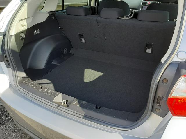 インプレッサスポーツ １．６ｉ　４ＷＤ　５速マニュアル　ストラーダナビ　バックカメラ　Ｂｌｕｅｔｏｏｔｈ　ハンズフリー　ＥＴＣ　横滑り防止装置（ＶＤＣ）禁煙車　純正フロアマット　ＵＳＢ接続　ライトレベライザー　キーレスキー（スペアキー付）（13枚目）