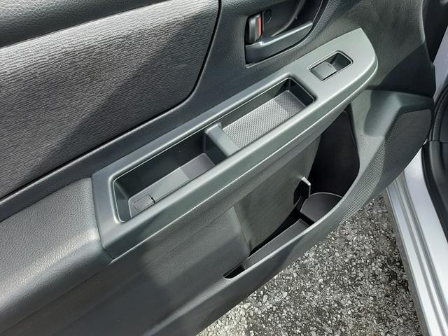 インプレッサスポーツ １．６ｉ　４ＷＤ　５速マニュアル　ストラーダナビ　バックカメラ　Ｂｌｕｅｔｏｏｔｈ　ハンズフリー　ＥＴＣ　横滑り防止装置（ＶＤＣ）禁煙車　純正フロアマット　ＵＳＢ接続　ライトレベライザー　キーレスキー（スペアキー付）（69枚目）