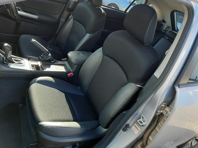 インプレッサスポーツ ２．０ｉアイサイト　アクティブスタイル　４ＷＤ　サンルーフ　電動シート　アダプティブクルーズコントロール　ルーフレール　ハーフレザー席　ＥＴＣ　パドルシフト　禁煙車　スマートキー　プッシュスタート　寒冷地仕様　ＨＩＤライト　リアフォグ　専用１７ＡＷ（35枚目）