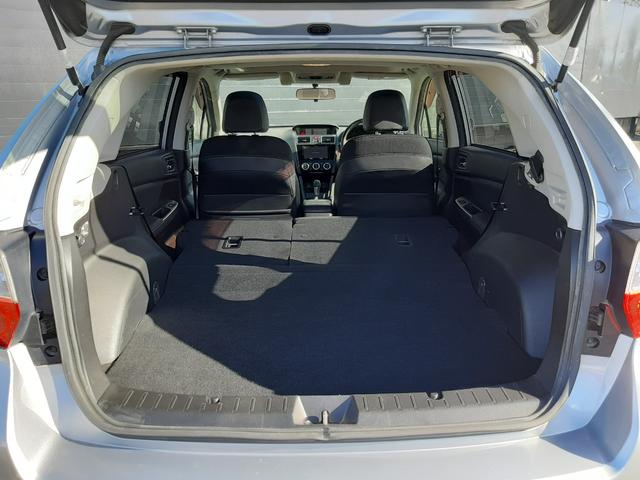 インプレッサスポーツ ２．０ｉアイサイト　アクティブスタイル　４ＷＤ　サンルーフ　電動シート　アダプティブクルーズコントロール　ルーフレール　ハーフレザー席　ＥＴＣ　パドルシフト　禁煙車　スマートキー　プッシュスタート　寒冷地仕様　ＨＩＤライト　リアフォグ　専用１７ＡＷ（36枚目）