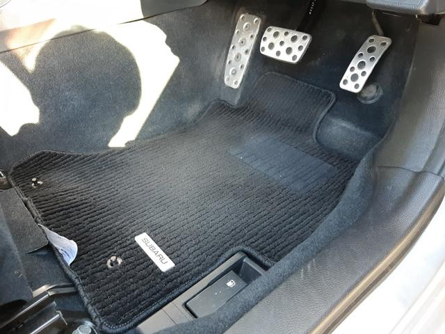 インプレッサスポーツ ２．０ｉアイサイト　アクティブスタイル　４ＷＤ　サンルーフ　電動シート　アダプティブクルーズコントロール　ルーフレール　ハーフレザー席　ＥＴＣ　パドルシフト　禁煙車　スマートキー　プッシュスタート　寒冷地仕様　ＨＩＤライト　リアフォグ　専用１７ＡＷ（45枚目）