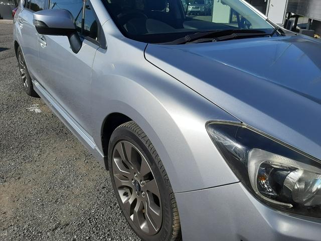 インプレッサスポーツ ２．０ｉアイサイト　アクティブスタイル　４ＷＤ　サンルーフ　電動シート　アダプティブクルーズコントロール　ルーフレール　ハーフレザー席　ＥＴＣ　パドルシフト　禁煙車　スマートキー　プッシュスタート　寒冷地仕様　ＨＩＤライト　リアフォグ　専用１７ＡＷ（48枚目）