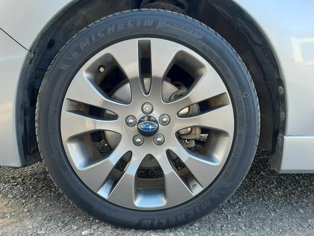 インプレッサスポーツ ２．０ｉアイサイト　アクティブスタイル　４ＷＤ　サンルーフ　電動シート　アダプティブクルーズコントロール　ルーフレール　ハーフレザー席　ＥＴＣ　パドルシフト　禁煙車　スマートキー　プッシュスタート　寒冷地仕様　ＨＩＤライト　リアフォグ　専用１７ＡＷ（53枚目）