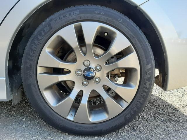 インプレッサスポーツ ２．０ｉアイサイト　アクティブスタイル　４ＷＤ　サンルーフ　電動シート　アダプティブクルーズコントロール　ルーフレール　ハーフレザー席　ＥＴＣ　パドルシフト　禁煙車　スマートキー　プッシュスタート　寒冷地仕様　ＨＩＤライト　リアフォグ　専用１７ＡＷ（54枚目）