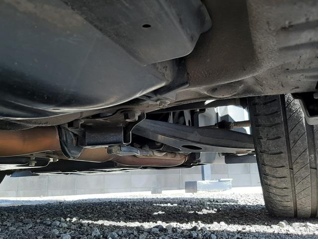 インプレッサスポーツ ２．０ｉアイサイト　アクティブスタイル　４ＷＤ　サンルーフ　電動シート　アダプティブクルーズコントロール　ルーフレール　ハーフレザー席　ＥＴＣ　パドルシフト　禁煙車　スマートキー　プッシュスタート　寒冷地仕様　ＨＩＤライト　リアフォグ　専用１７ＡＷ（57枚目）