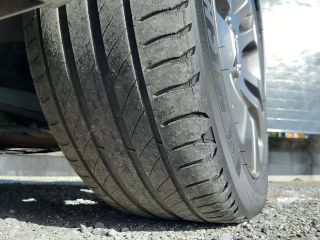 インプレッサスポーツ ２．０ｉアイサイト　アクティブスタイル　４ＷＤ　サンルーフ　電動シート　アダプティブクルーズコントロール　ルーフレール　ハーフレザー席　ＥＴＣ　パドルシフト　禁煙車　スマートキー　プッシュスタート　寒冷地仕様　ＨＩＤライト　リアフォグ　専用１７ＡＷ（59枚目）