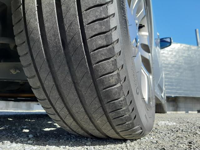 インプレッサスポーツ ２．０ｉアイサイト　アクティブスタイル　４ＷＤ　サンルーフ　電動シート　アダプティブクルーズコントロール　ルーフレール　ハーフレザー席　ＥＴＣ　パドルシフト　禁煙車　スマートキー　プッシュスタート　寒冷地仕様　ＨＩＤライト　リアフォグ　専用１７ＡＷ（60枚目）