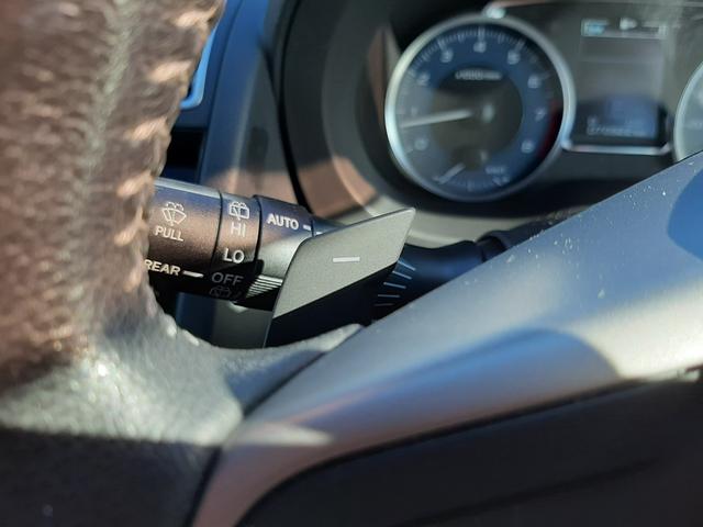 インプレッサスポーツ ２．０ｉアイサイト　アクティブスタイル　４ＷＤ　サンルーフ　電動シート　アダプティブクルーズコントロール　ルーフレール　ハーフレザー席　ＥＴＣ　パドルシフト　禁煙車　スマートキー　プッシュスタート　寒冷地仕様　ＨＩＤライト　リアフォグ　専用１７ＡＷ（67枚目）