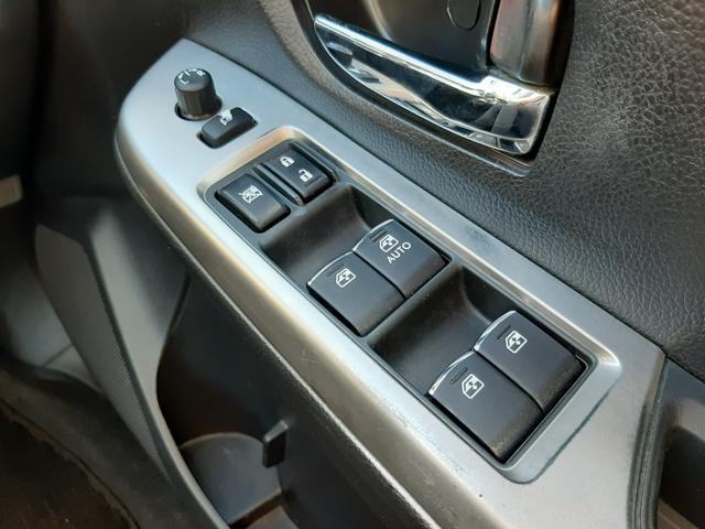 インプレッサスポーツ ２．０ｉアイサイト　アクティブスタイル　４ＷＤ　サンルーフ　電動シート　アダプティブクルーズコントロール　ルーフレール　ハーフレザー席　ＥＴＣ　パドルシフト　禁煙車　スマートキー　プッシュスタート　寒冷地仕様　ＨＩＤライト　リアフォグ　専用１７ＡＷ（68枚目）