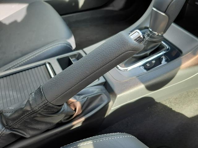 インプレッサスポーツ ２．０ｉアイサイト　アクティブスタイル　サンルーフ　ルーフレール　本革シート　シートヒーター　電動シート　純正ＳＤナビ　バックカメラ　Ｂｌｕｅｔｏｏｔｈ　プッシュスタート（スマートキー　ＥＴＣ　パドルシフト　アダプティブクルーズコントロール（70枚目）