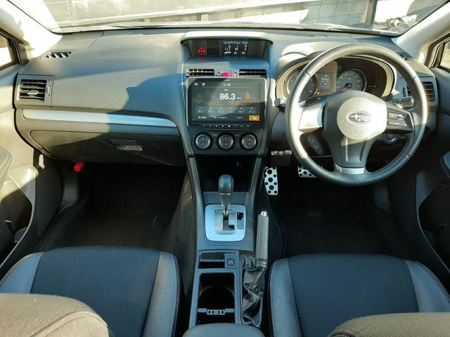 インプレッサＧ４ ２．０ｉ－Ｓ　ＳＴＩフロントリップ　電動シート　ハーフレザー　アルパインオーディオ　プッシュスタート　ＥＴＣ　Ｂｌｕｅｔｏｏｔｈ　ＨＩＤライト　フォグランプ　寒冷地仕様　メッシュグリル　横滑り防止装置　デュアルＡＣ（9枚目）