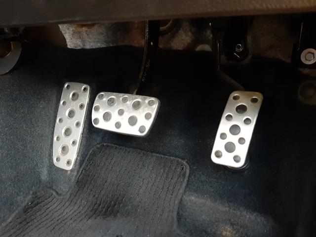 インプレッサＧ４ ２．０ｉ－Ｓ　ＳＴＩフロントリップ　電動シート　ハーフレザー　アルパインオーディオ　プッシュスタート　ＥＴＣ　Ｂｌｕｅｔｏｏｔｈ　ＨＩＤライト　フォグランプ　寒冷地仕様　メッシュグリル　横滑り防止装置　デュアルＡＣ（24枚目）