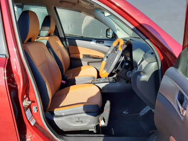 エクシーガクロスオーバー７ ２．５ｉアイサイト　４ＷＤ　カロッツェリアナビ　タンレザー調シート　電動シート　シートヒーター　ルーフレール　禁煙車　アダプティブクルーズコントロール　バックカメラ　Ｂｌｕｅｔｏｏｔｈ　ＥＴＣ　パドルシフト　スマートキー（11枚目）